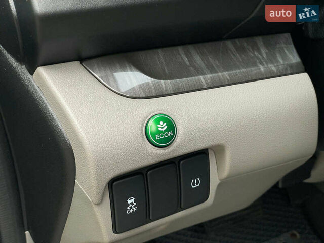 Хонда СРВ 2014 в Киеве на Automoto.ua Синий Хонда СРВ, объемом двигателя 2.4 л и пробегом 143 тыс. км за 16490 $, фото 22 на Automoto.ua