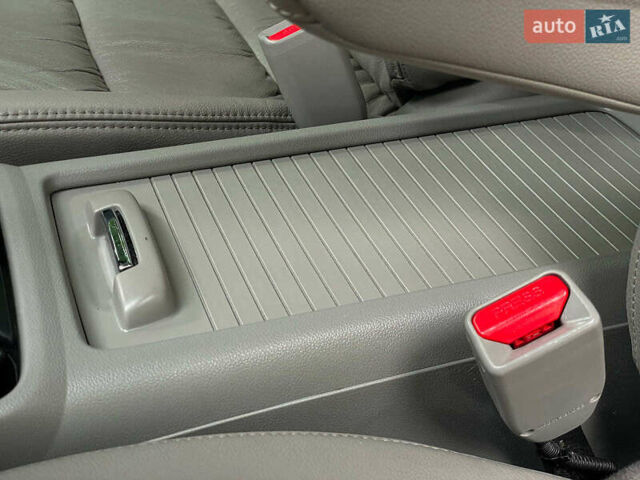 Хонда СРВ 2014 в Киеве на Automoto.ua Синий Хонда СРВ, объемом двигателя 2.4 л и пробегом 143 тыс. км за 16490 $, фото 28 на Automoto.ua