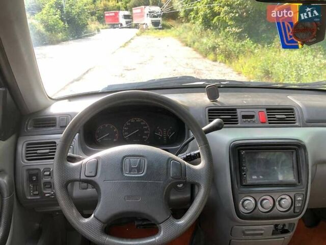 Зелений Хонда СРВ, об'ємом двигуна 2 л та пробігом 220 тис. км за 3850 $, фото 50 на Automoto.ua