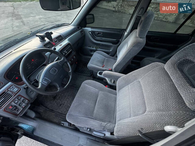 Зелений Хонда СРВ, об'ємом двигуна 2 л та пробігом 368 тис. км за 4000 $, фото 25 на Automoto.ua