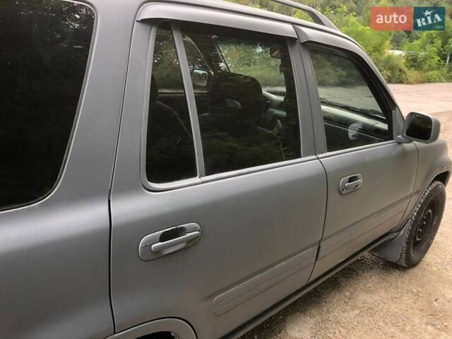 Зеленый Хонда СРВ, объемом двигателя 2 л и пробегом 220 тыс. км за 3800 $, фото 8 на Automoto.ua