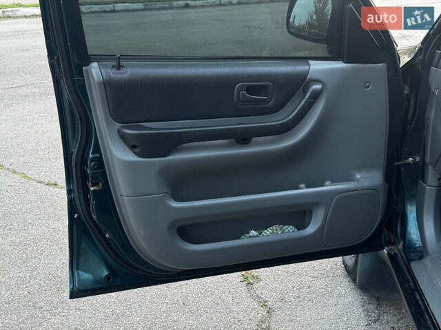 Зелений Хонда СРВ, об'ємом двигуна 2 л та пробігом 368 тис. км за 4000 $, фото 10 на Automoto.ua