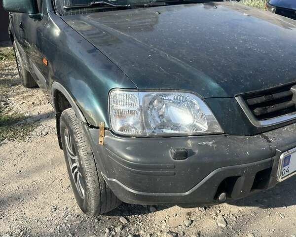 Зеленый Хонда СРВ, объемом двигателя 2 л и пробегом 399 тыс. км за 2000 $, фото 1 на Automoto.ua