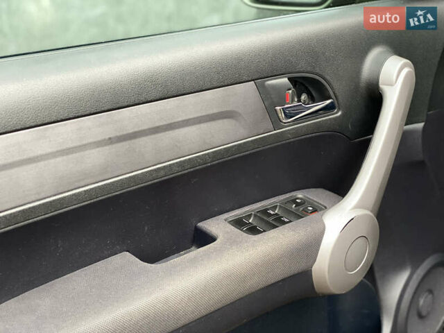 Зеленый Хонда СРВ, объемом двигателя 2 л и пробегом 275 тыс. км за 10490 $, фото 14 на Automoto.ua