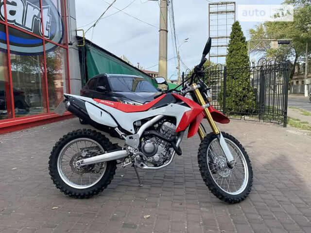 Красный Хонда CRF 250, объемом двигателя 0 л и пробегом 18 тыс. км за 4800 $, фото 4 на Automoto.ua