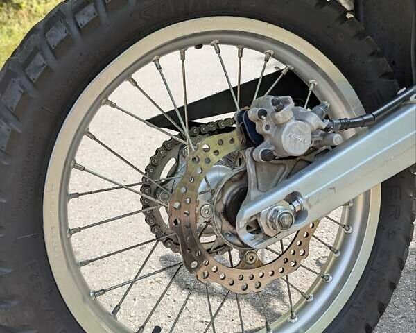 Білий Хонда CRF 250L, об'ємом двигуна 0.25 л та пробігом 33 тис. км за 4300 $, фото 5 на Automoto.ua