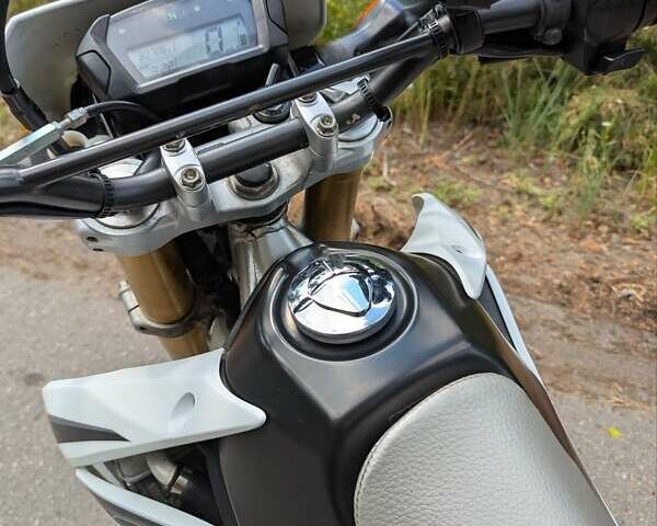 Білий Хонда CRF 250L, об'ємом двигуна 0.25 л та пробігом 33 тис. км за 4300 $, фото 13 на Automoto.ua