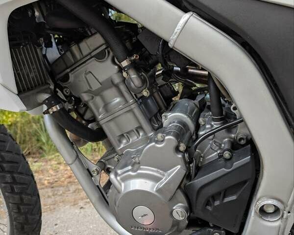 Білий Хонда CRF 250L, об'ємом двигуна 0.25 л та пробігом 33 тис. км за 4300 $, фото 4 на Automoto.ua