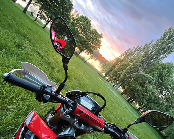 Красный Хонда CRF 250L, объемом двигателя 0.25 л и пробегом 16 тыс. км за 5000 $, фото 5 на Automoto.ua