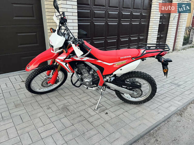 Красный Хонда CRF 250L, объемом двигателя 0.25 л и пробегом 16 тыс. км за 5000 $, фото 1 на Automoto.ua