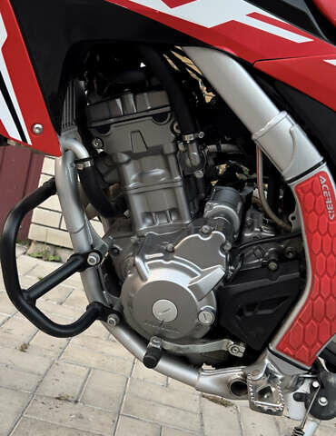 Красный Хонда CRF 250L, объемом двигателя 0.25 л и пробегом 16 тыс. км за 5000 $, фото 6 на Automoto.ua