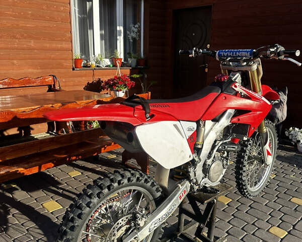 Красный Хонда CRF 250R, объемом двигателя 0.25 л и пробегом 2 тыс. км за 2350 $, фото 4 на Automoto.ua