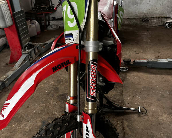 Червоний Хонда CRF 250R, об'ємом двигуна 0.25 л та пробігом 3 тис. км за 5000 $, фото 12 на Automoto.ua