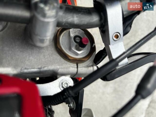 Червоний Хонда CRF 250R, об'ємом двигуна 0 л та пробігом 1 тис. км за 3200 $, фото 11 на Automoto.ua