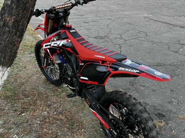 Хонда CRF 250R, объемом двигателя 0.25 л и пробегом 0 тыс. км за 4000 $, фото 2 на Automoto.ua