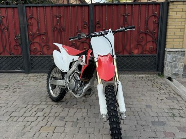 Хонда CRF 250R, объемом двигателя 0.25 л и пробегом 0 тыс. км за 4000 $, фото 1 на Automoto.ua