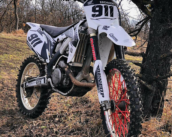 Белый Хонда CRF 450R, объемом двигателя 0.45 л и пробегом 318 тыс. км за 3500 $, фото 1 на Automoto.ua