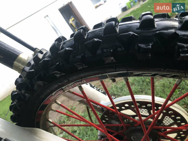 Белый Хонда CRF 450R, объемом двигателя 0.45 л и пробегом 318 тыс. км за 3500 $, фото 10 на Automoto.ua