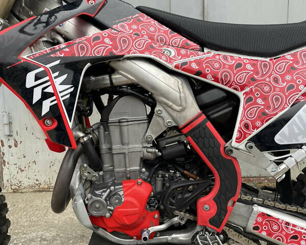 Хонда CRF 450R 2014 у Вышгороде на Automoto.ua Червоний Хонда CRF 450R, об'ємом двигуна 0.45 л та пробігом 160 тис. км за 5500 $, фото 6 на Automoto.ua