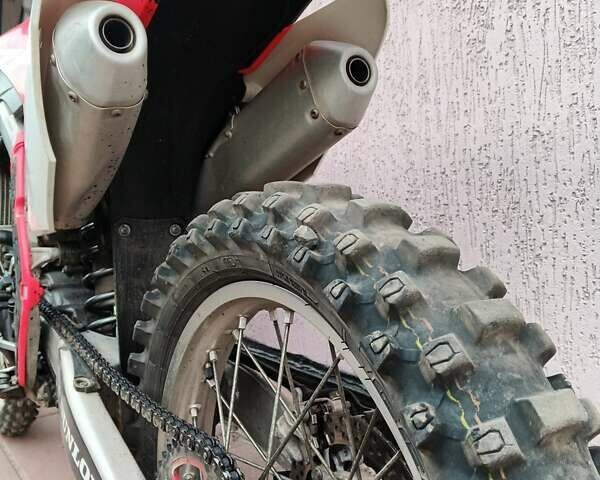 Хонда CRF 450R, объемом двигателя 0 л и пробегом 1 тыс. км за 4100 $, фото 3 на Automoto.ua