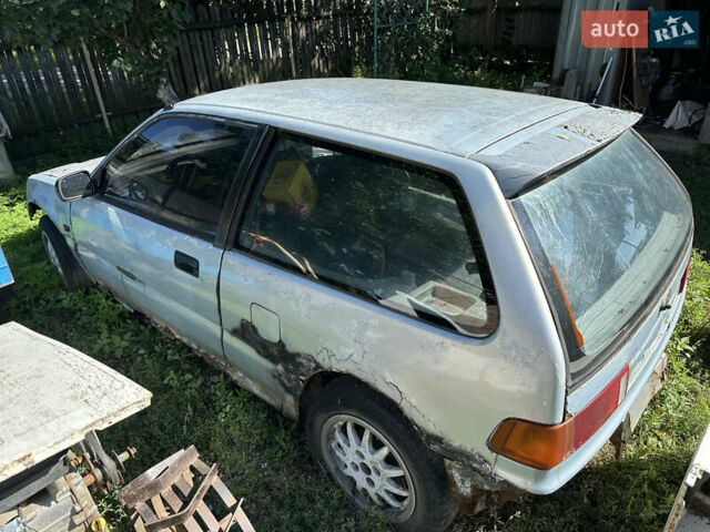 Белый Хонда Цивик, объемом двигателя 1.3 л и пробегом 200 тыс. км за 500 $, фото 3 на Automoto.ua