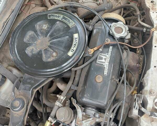 Белый Хонда Цивик, объемом двигателя 1.5 л и пробегом 325 тыс. км за 2400 $, фото 5 на Automoto.ua