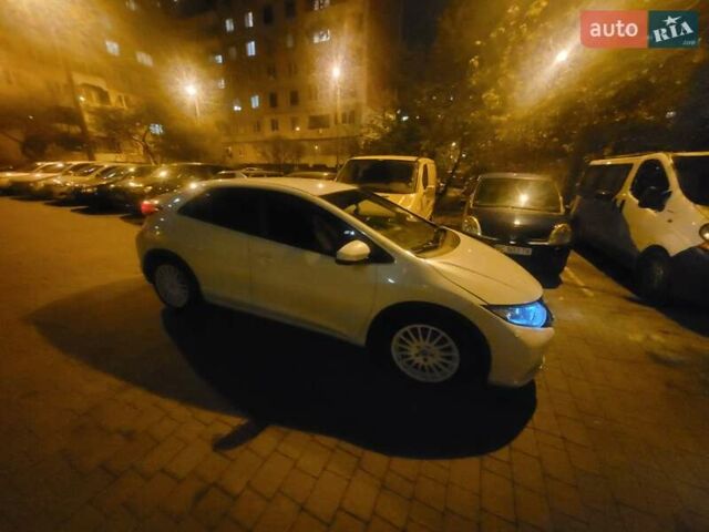 Белый Хонда Цивик, объемом двигателя 2.2 л и пробегом 185 тыс. км за 8700 $, фото 12 на Automoto.ua