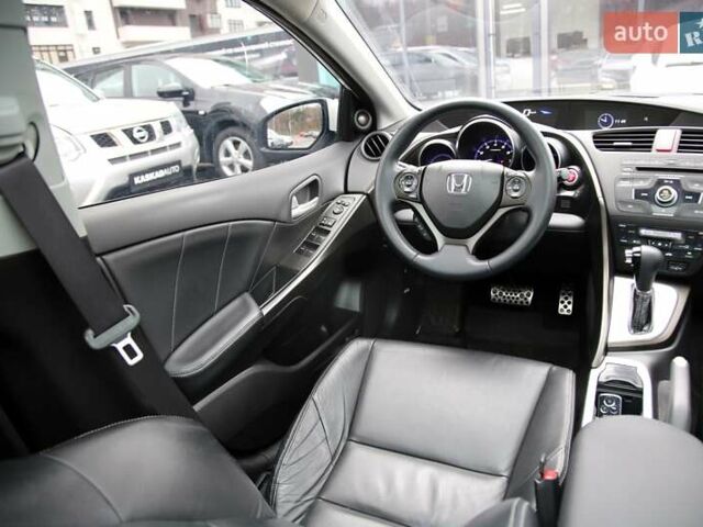 Белый Хонда Цивик, объемом двигателя 1.8 л и пробегом 155 тыс. км за 10999 $, фото 10 на Automoto.ua