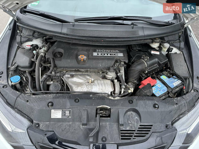 Белый Хонда Цивик, объемом двигателя 2.2 л и пробегом 240 тыс. км за 10200 $, фото 14 на Automoto.ua