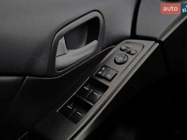 Белый Хонда Цивик, объемом двигателя 1.8 л и пробегом 155 тыс. км за 10999 $, фото 22 на Automoto.ua