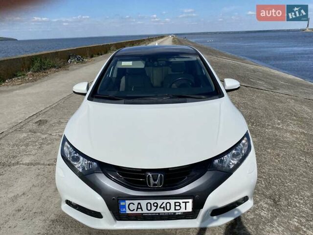 Белый Хонда Цивик, объемом двигателя 1.8 л и пробегом 105 тыс. км за 11500 $, фото 3 на Automoto.ua