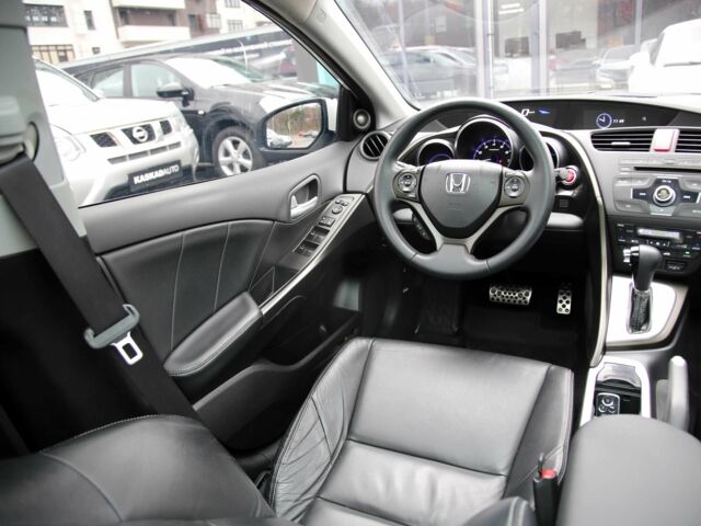 Белый Хонда Цивик, объемом двигателя 1.8 л и пробегом 155 тыс. км за 10999 $, фото 10 на Automoto.ua