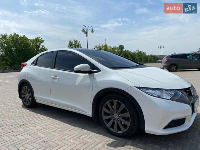 Хонда Цивик 2012 в Харькове на Automoto.ua Белый Хонда Цивик, объемом двигателя 1.8 л и пробегом 155 тыс. км за 11500 $, фото 2 на Automoto.ua