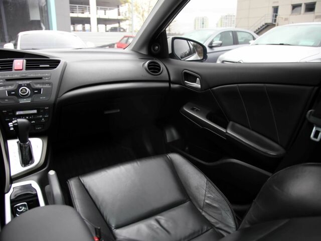 Белый Хонда Цивик, объемом двигателя 1.8 л и пробегом 155 тыс. км за 10999 $, фото 11 на Automoto.ua