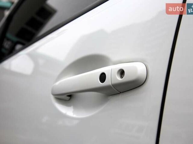 Белый Хонда Цивик, объемом двигателя 1.8 л и пробегом 155 тыс. км за 10999 $, фото 26 на Automoto.ua