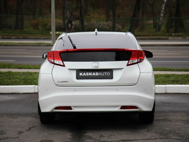 Белый Хонда Цивик, объемом двигателя 1.8 л и пробегом 155 тыс. км за 10999 $, фото 5 на Automoto.ua