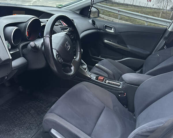 Белый Хонда Цивик, объемом двигателя 2.2 л и пробегом 240 тыс. км за 10200 $, фото 11 на Automoto.ua