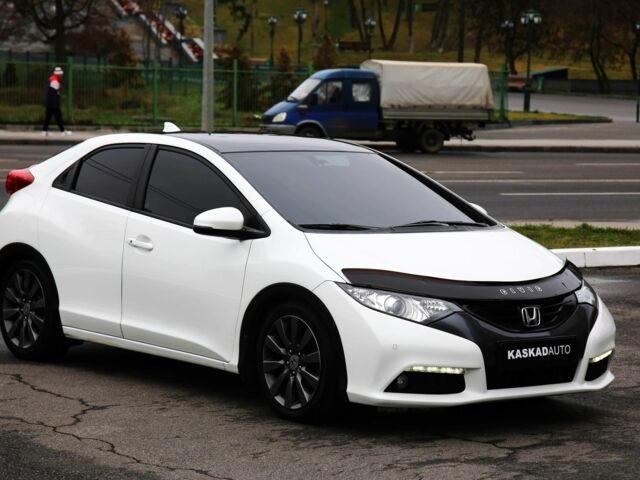 Белый Хонда Цивик, объемом двигателя 1.8 л и пробегом 155 тыс. км за 10999 $, фото 2 на Automoto.ua