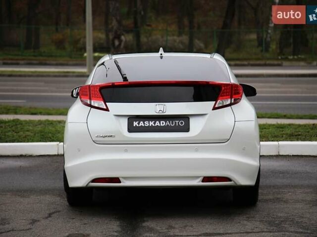 Белый Хонда Цивик, объемом двигателя 1.8 л и пробегом 155 тыс. км за 10999 $, фото 5 на Automoto.ua