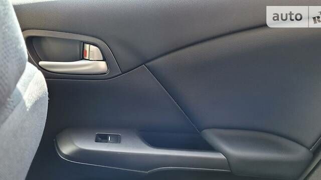 Белый Хонда Цивик, объемом двигателя 2.2 л и пробегом 185 тыс. км за 8700 $, фото 20 на Automoto.ua