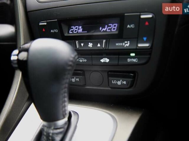 Белый Хонда Цивик, объемом двигателя 1.8 л и пробегом 155 тыс. км за 10999 $, фото 18 на Automoto.ua