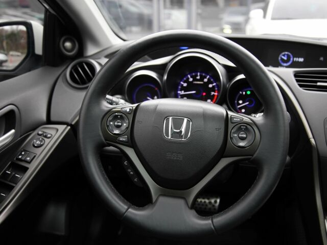 Белый Хонда Цивик, объемом двигателя 1.8 л и пробегом 155 тыс. км за 10999 $, фото 13 на Automoto.ua