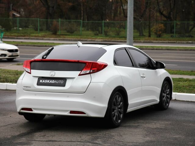 Белый Хонда Цивик, объемом двигателя 1.8 л и пробегом 155 тыс. км за 10999 $, фото 4 на Automoto.ua