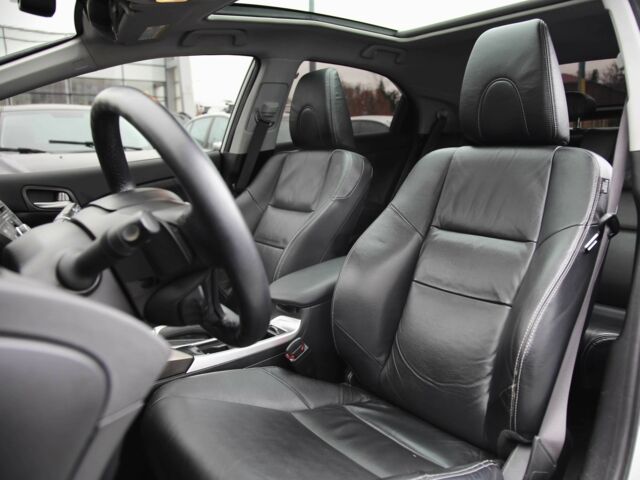 Белый Хонда Цивик, объемом двигателя 1.8 л и пробегом 155 тыс. км за 10999 $, фото 6 на Automoto.ua