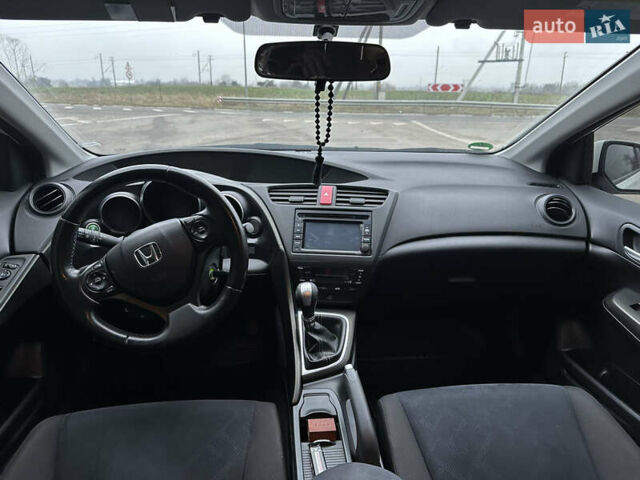 Белый Хонда Цивик, объемом двигателя 2.2 л и пробегом 240 тыс. км за 10200 $, фото 10 на Automoto.ua