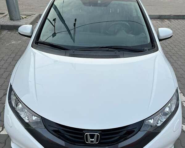 Белый Хонда Цивик, объемом двигателя 1.8 л и пробегом 60 тыс. км за 14500 $, фото 3 на Automoto.ua