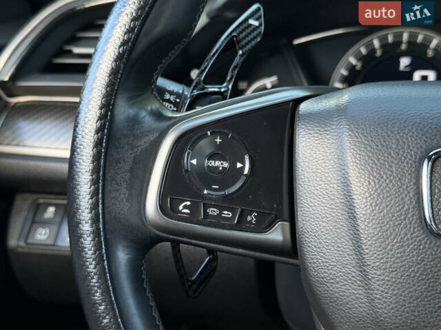 Белый Хонда Цивик, объемом двигателя 1.5 л и пробегом 134 тыс. км за 16490 $, фото 21 на Automoto.ua