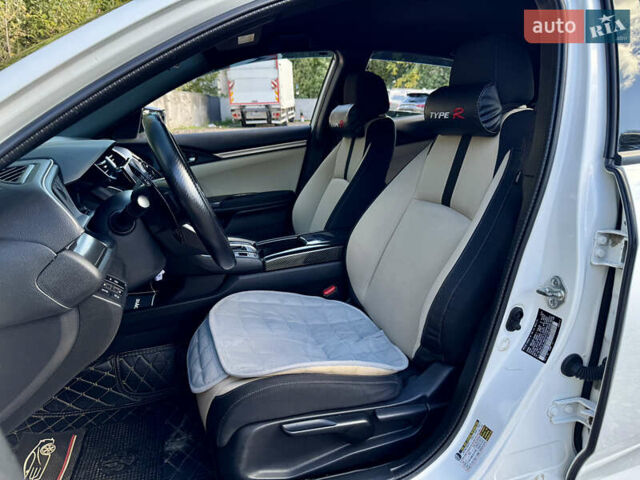 Белый Хонда Цивик, объемом двигателя 1.5 л и пробегом 134 тыс. км за 16490 $, фото 11 на Automoto.ua