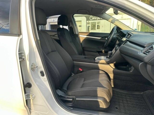 Хонда Цивик 2016 в Киеве на Automoto.ua Белый Хонда Цивик, объемом двигателя 2 л и пробегом 153 тыс. км за 12950 $, фото 11 на Automoto.ua