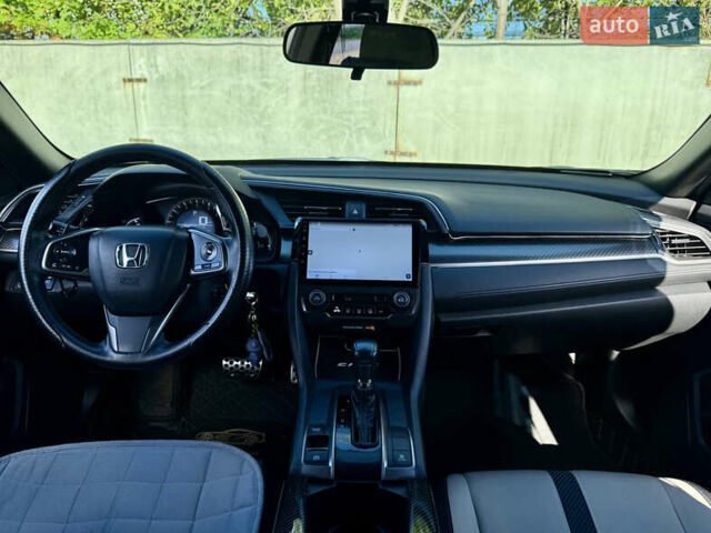 Белый Хонда Цивик, объемом двигателя 1.5 л и пробегом 134 тыс. км за 16490 $, фото 16 на Automoto.ua